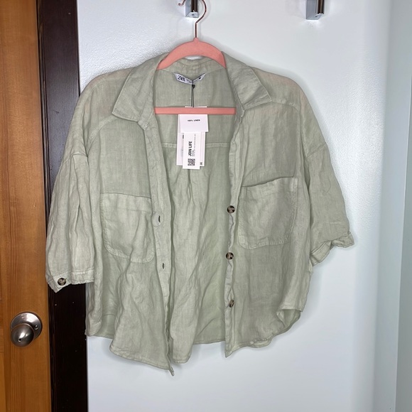 Zara Crop Button Up - Picture 1 of 2